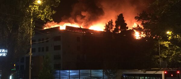 Гостиница Жетісу горит в Алматы Гостиница Жетісу горит в Алматы - Sputnik Казахстан