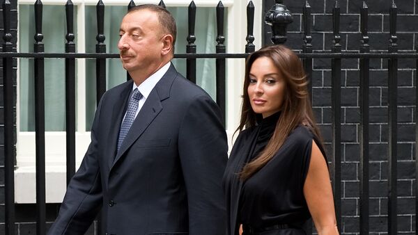 Президент Азербайджана Ильхам Алиев и его супруга Мехрибан Алиева - Sputnik Казахстан