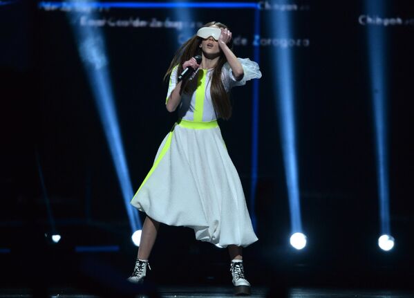 Представительница Польши Роксана Вегель во время выступления в финале международного детского конкурса песни Евровидение-2018 в Минске - Sputnik Казахстан
