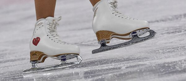 Женские коньки, архивное фото Женские коньки, архивное фото - Sputnik Казахстан