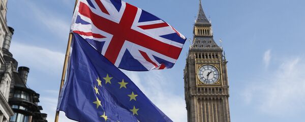 Флаги Евросоюза и Великобритании, архивное фото - Sputnik Казахстан