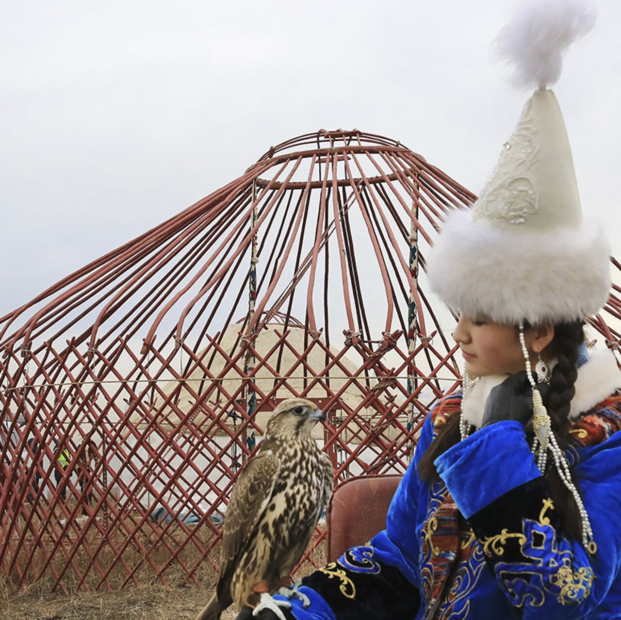 Эротикалық футбол Үлкен белдігі бар қыздың концерттік порно фотосуреті