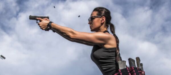 Казахстанка обучает стрельбе дочерей Кадырова Казахстанка обучает стрельбе дочерей Кадырова - Sputnik Казахстан