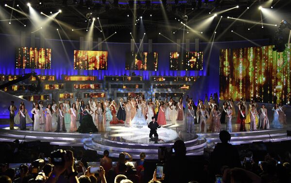 Выступление певца Димаша Кудайбергенова в финале конкурса Мисс Мира-2018 в Китае - Sputnik Казахстан