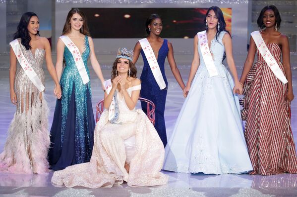 Мисс Мексика Ванесса Понс де Леон празднует победу в финале конкурса Мисс Мира-2018 в Китае - Sputnik Казахстан