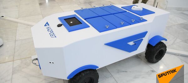 Робот-почтальон Акбота доставит посылки казахстанцам Робот-почтальон Акбота доставит посылки казахстанцам - Sputnik Казахстан