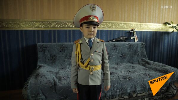 В Казахстане живет самый маленький генерал МВД – видео 6-летнего  полководца - Sputnik Казахстан