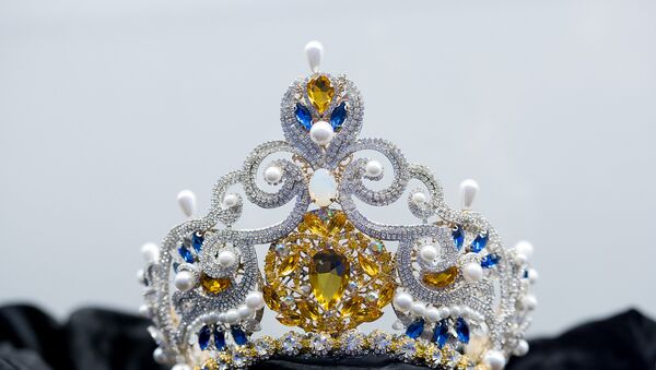 Корона для победительницы конкурса Мисс Астана - Sputnik Казахстан
