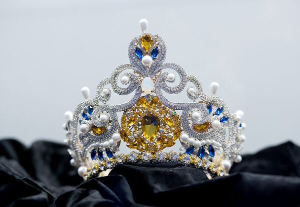 Корона для победительницы конкурса Мисс Астана - Sputnik Казахстан