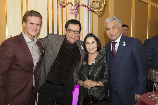 Гости приема в посольстве Казахстана в России по случаю Дня Независимости - Sputnik Казахстан