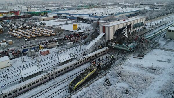 Кадры с места крушения поезда в Анкаре - Sputnik Казахстан