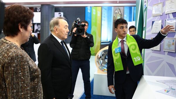 Президенттің батасын алған Ақназар Қажымұрат Президенттің батасын алған Ақназар Қажымұрат - Sputnik Қазақстан