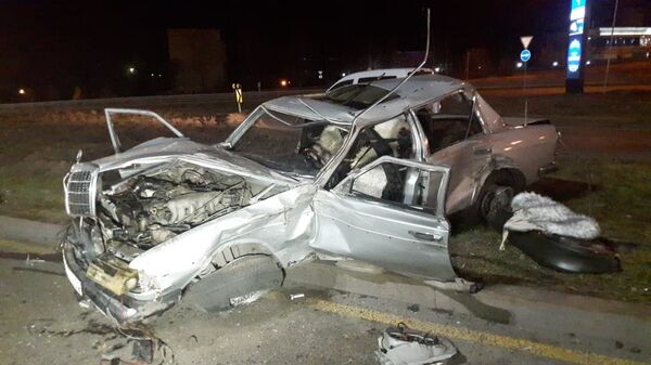Разбитый в ДТП автомобиль Разбитый в ДТП автомобиль - Sputnik Казахстан