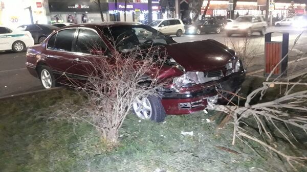 Автомобиль на месте ДТП Автомобиль на месте ДТП - Sputnik Казахстан