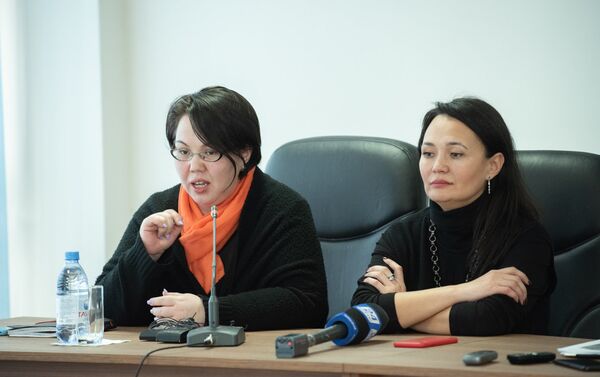 Салтанат Азирбек (слева) и Жанна Ахметова - Sputnik Казахстан