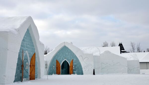 Ледяной отель l'Hotel в Квебеке, Канада - Sputnik Казахстан