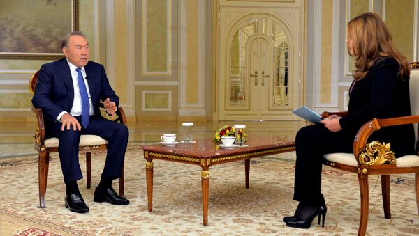 Нурсултан Назарбаев дал интервью телеканалу CNBC Arabia - Sputnik Казахстан