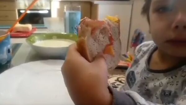 Неправильный бутерброд  - видео - Sputnik Казахстан
