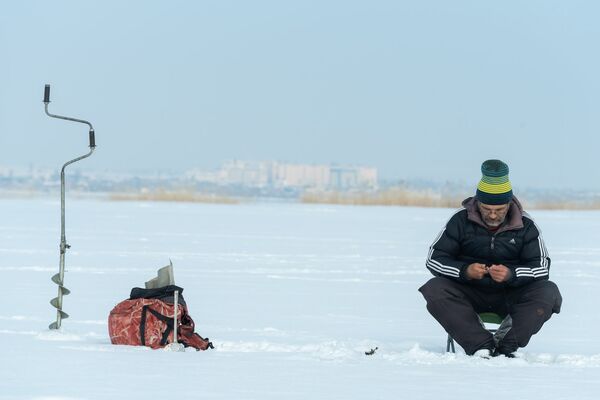 Подледная рыбалка на Капчагайском водохранилище - Sputnik Казахстан