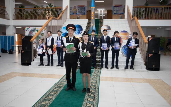 Роскосмос подарил школам Астаны уникальные космические фотографии - Sputnik Казахстан