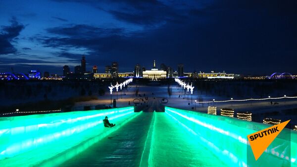 Драйв или опасность? Улетное видео с самой большой горки Астаны - Sputnik Казахстан