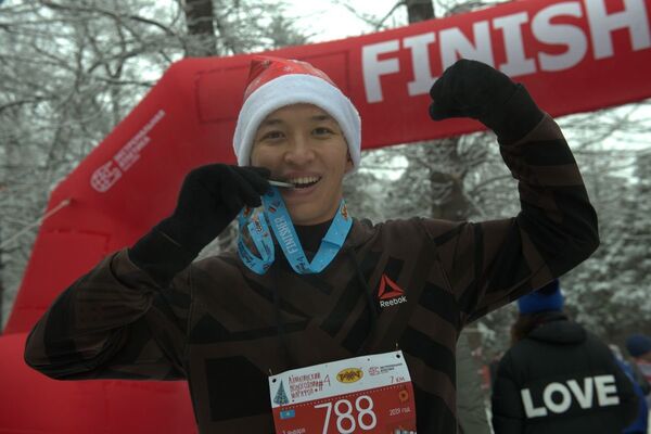 Участники новогоднего марафона - Sputnik Казахстан