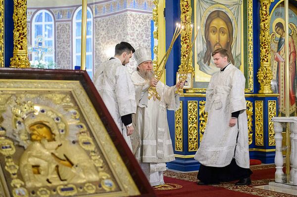 Рождественская служба в Успенском кафедральном соборе Астаны - Sputnik Казахстан