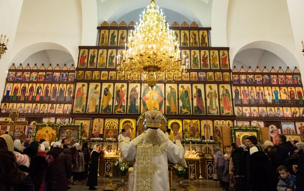 Рождественская служба в Свято-Вознесенском соборе - Sputnik Казахстан