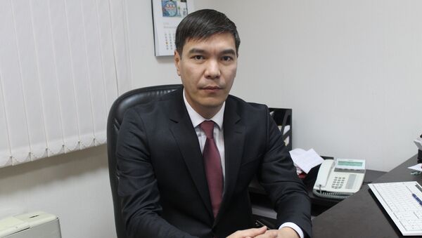 Заместитель директора департамента налоговой и таможенной политики министерства национальной экономики Казахстана Дарын Абдуали - Sputnik Казахстан