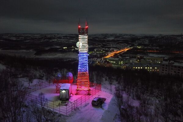 Передающая башня Ура в поселке Видяево - Sputnik Казахстан