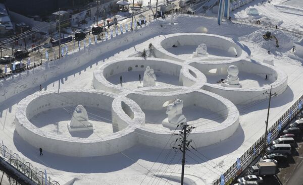 Снежные олимпийские кольца в Южной Корее - Sputnik Казахстан