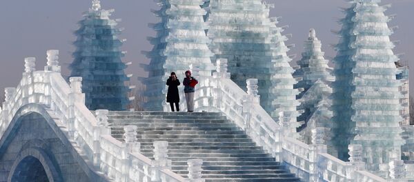 Фестиваль ледовых скульптур в Харбине Фестиваль ледовых скульптур в Харбине - Sputnik Казахстан