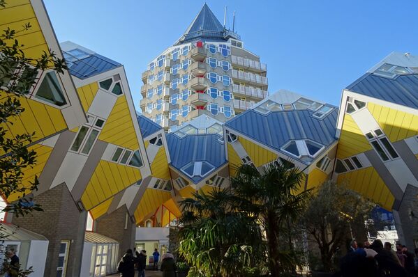 Комплекс из домов-кубов в Роттердаме и Хелмонде - Sputnik Казахстан