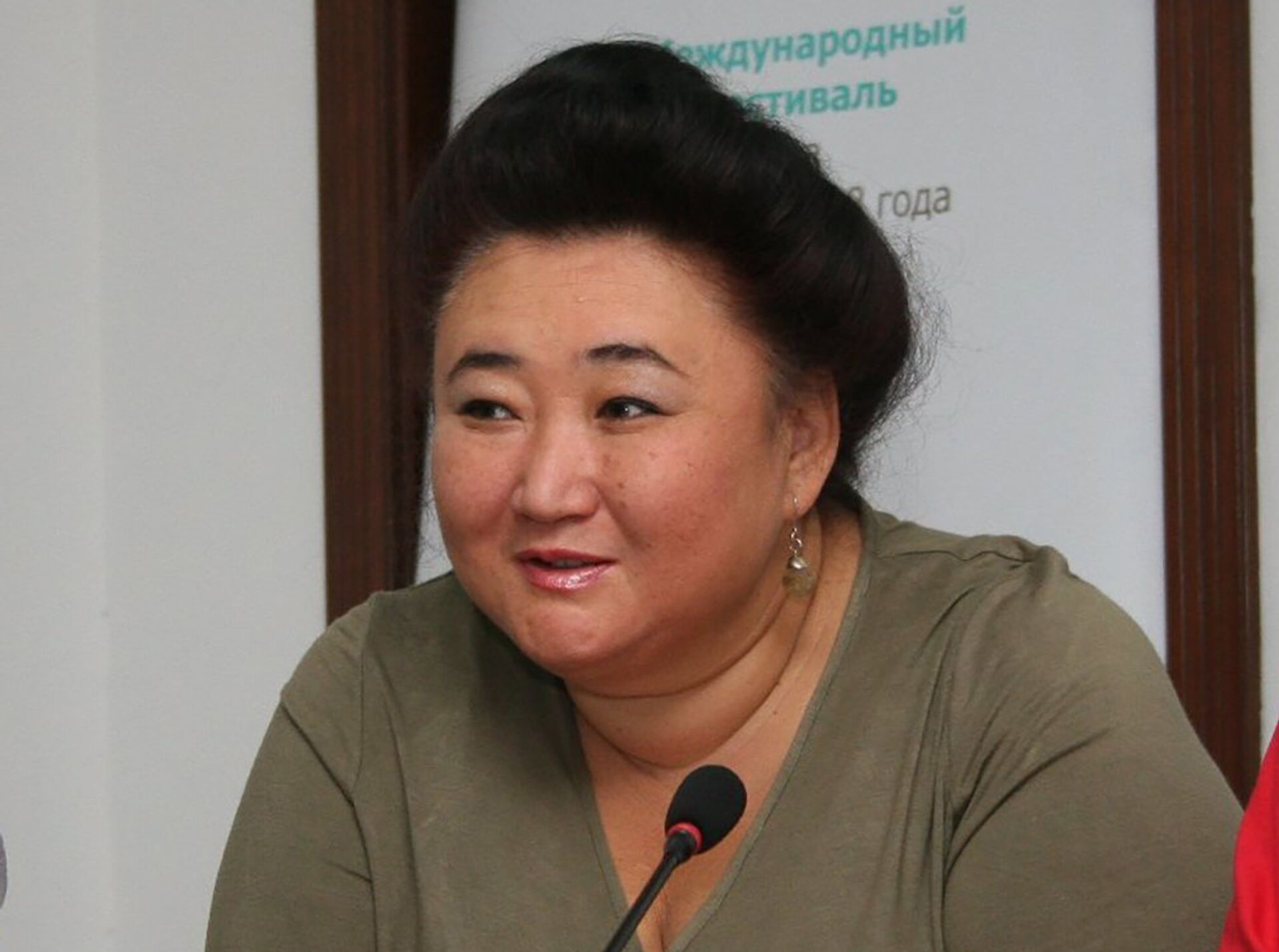 Гульнара Абикеева: Можно бесконечно переключать телевизионные каналы — и не найти качественного кино. Поэтому неудивительно, что люди все больше и больше смотрят фильмы через Интернет, но узнают они о хороших фильмах через статьи о призах фильмам на кинофестивалях. - Sputnik Казахстан, 1920, 09.01.2026