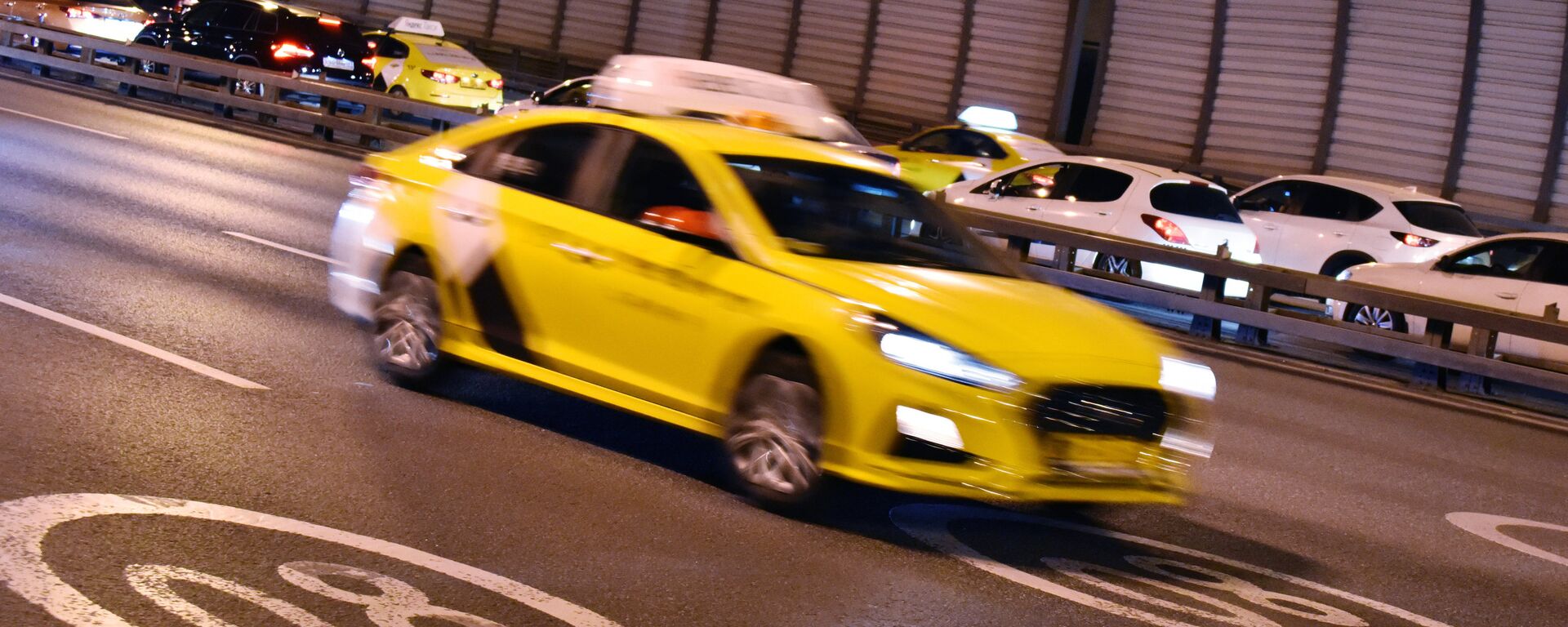 Автомобиль такси, архивное фото - Sputnik Казахстан, 1920, 04.10.2025