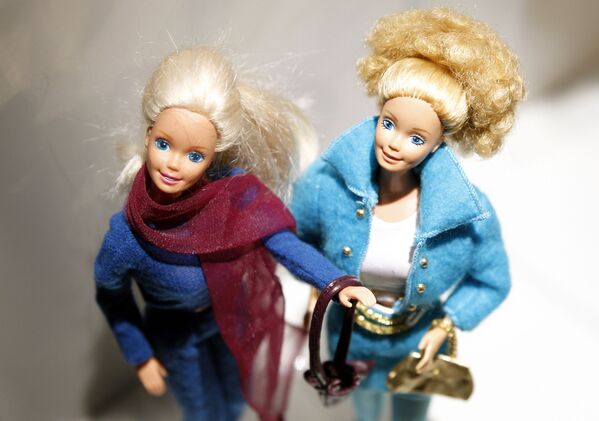 Куклы Барби на выставке - Sputnik Казахстан