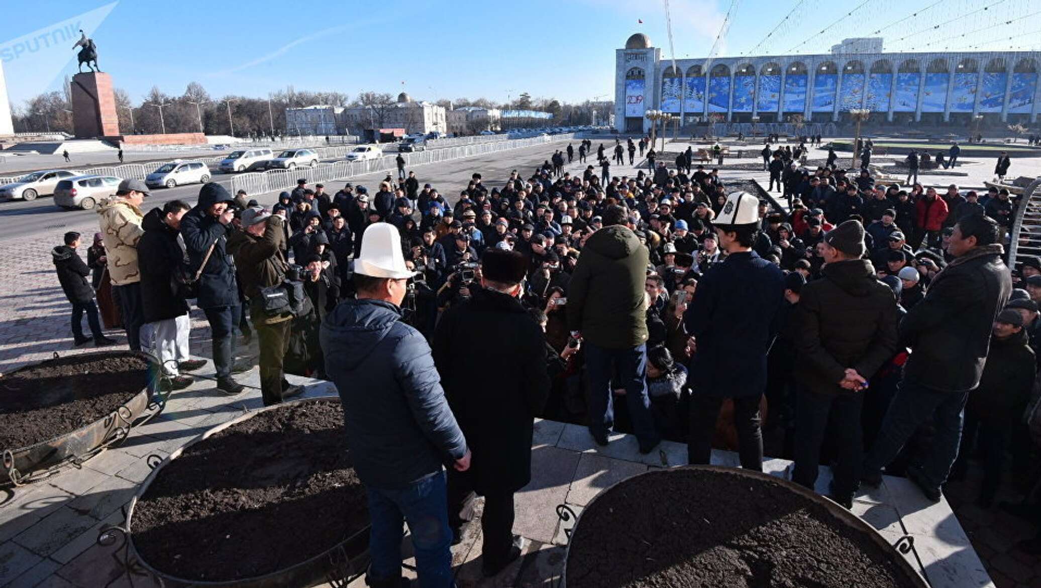 Митинг против мигрантов. Митинг в Узбекистане. Фото разгон митинга в Бишкеке. G`Alayon.