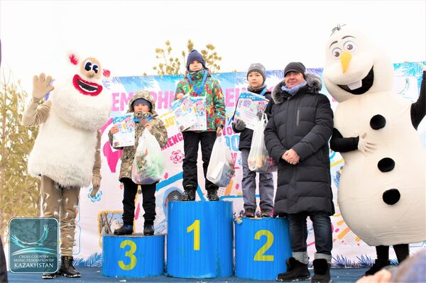 В Астане завершились соревнования Всемирного Дня снега - Sputnik Казахстан