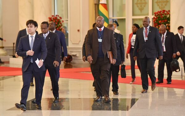 Делегация Зимбабве в Акорде во время визита президента страны Эммерсона Мнангагвы в Астану - Sputnik Казахстан