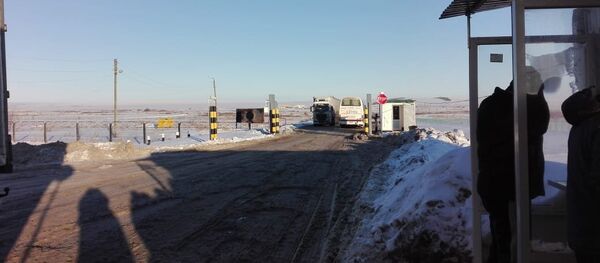 Ситуация на таможенном посту Сырым, где образовалося затор из фур - Sputnik Казахстан