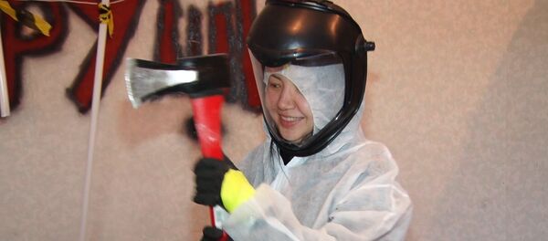 Побей шефа: как снимают стресс в комнате гнева в Астане Побей шефа: как снимают стресс в комнате гнева в Астане - Sputnik Казахстан