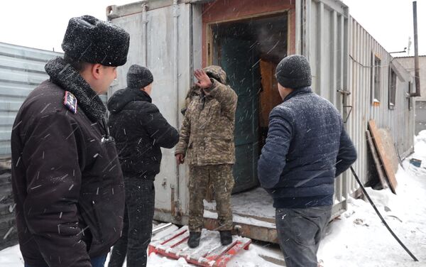 В Астане более 65 тысяч люков, ежедневно столичные жители сообщают об открытых и опасных канализационных отверстиях - Sputnik Казахстан