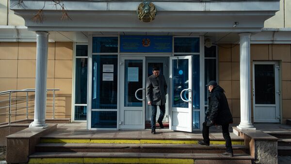Началось предварительное заседание по делу 14-летней девочки, на которой издевалась собственная мать - Sputnik Казахстан