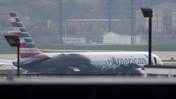 Инцидент с самолетом American Airlines в Чикаго - Sputnik Казахстан