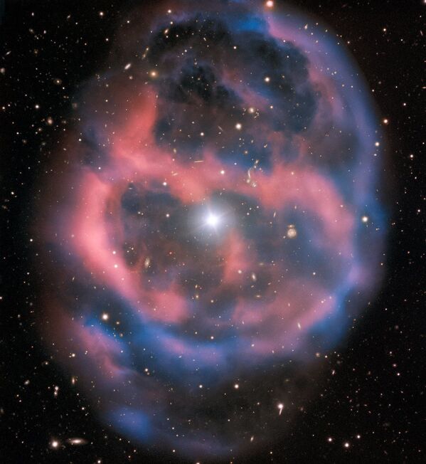 Слабое эфемерное свечение, исходящее от планетарной туманности ESO 577-24 - Sputnik Казахстан