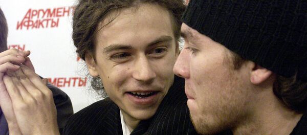 Рэп-певец ДеЦл (слева) на пресс-конференции, архивное фото - Sputnik Казахстан