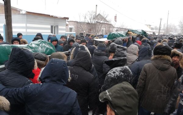 Похороны 5 девочек, погибших при пожаре в Астане - Sputnik Казахстан