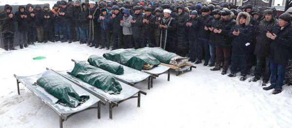 Похороны 5 девочек, погибших при пожаре в Астане - Sputnik Казахстан