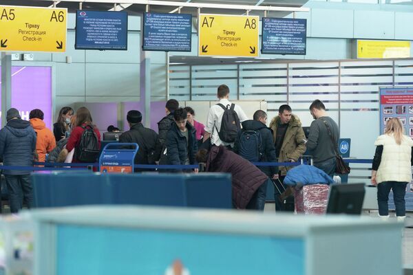 Небывалые осадки в Алматы: как работает аэропорт - Sputnik Казахстан