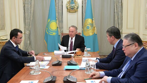 Нурсултан Назарбаев встретился с первым заместителем председателя партии Нур Отан Мауленом Ашимбаевым - Sputnik Казахстан